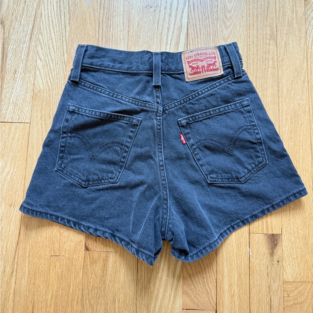 Levi's Women's High Waisted Mom Shorts Black Denim